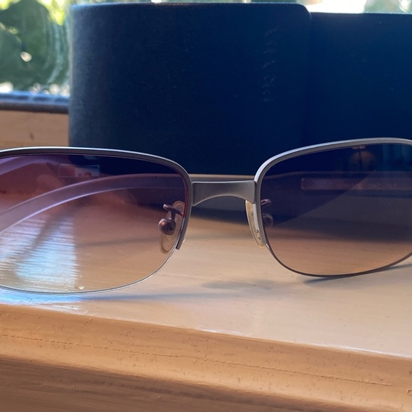 😎Vintage Prada Sunglasses/Silver Frame/ Gradient Brown Lenses #SPR-60C-2AC-1L1🤩 - Picture 1 of 5